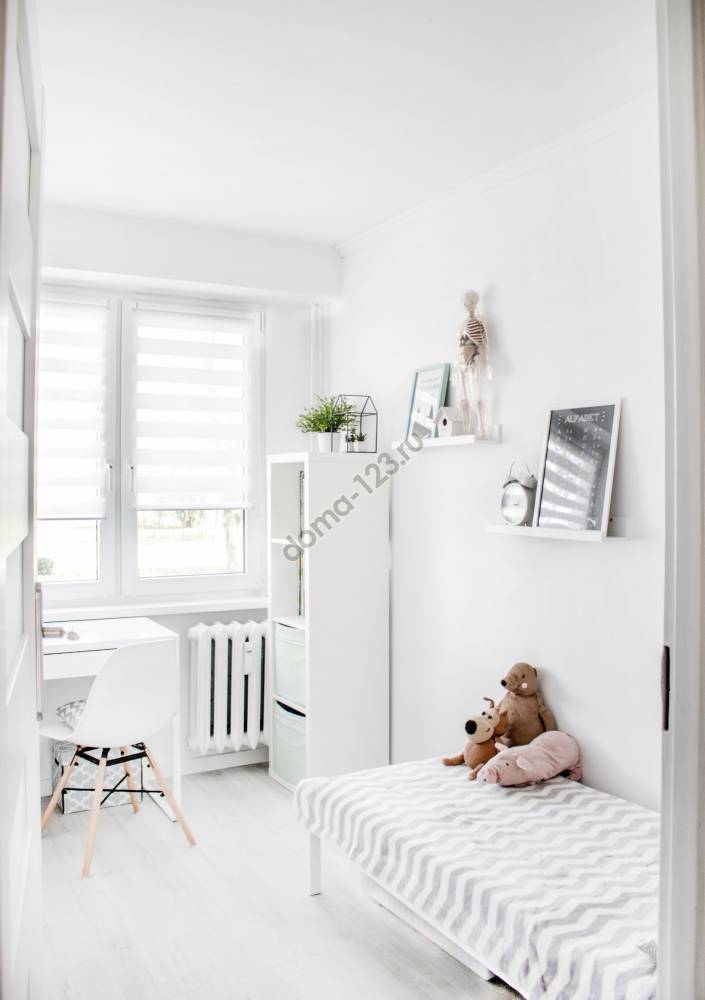 plush-toys-on-top-of-white-and-grey-mattress-inside-bedroom-1139784