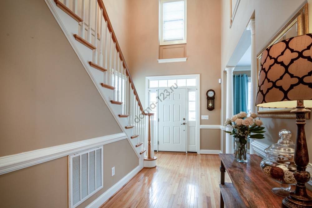 photo-of-stair-case-facing-on-the-door-3935325